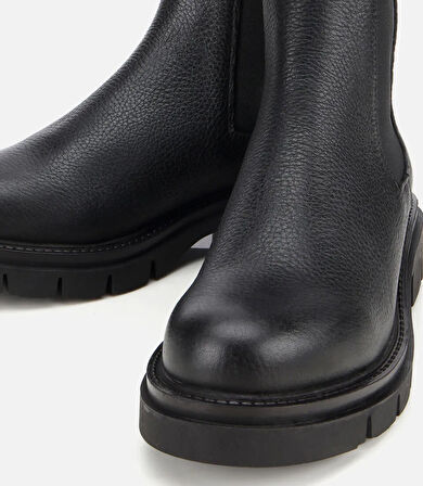 Kadın Deri Siyah Lastik Detaylı Düz Bot