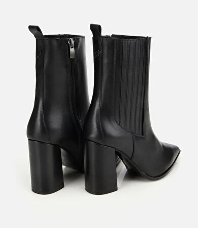 Kadın Deri Siyah Lastik Detaylı Topuklu Bot