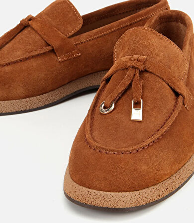Kadın Süet Deri Taba Gold Aksesuarlı Klasik Loafer