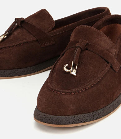 Kadın Süet Deri Kahverengi Gold Aksesuarlı Klasik Loafer