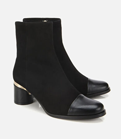 Kadın Süet Deri Siyah Gold Detaylı Bilekte Topuklu Bot