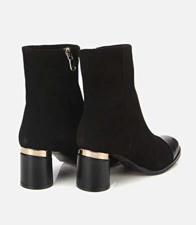 Kadın Süet Deri Siyah Gold Detaylı Bilekte Topuklu Bot