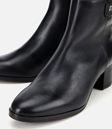 Kadın Deri Siyah Toka Detaylı Bilekte Topuklu Bot