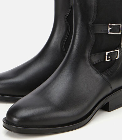 Kadın Deri Siyah Tokalı Lastik Detaylı Düz Bot