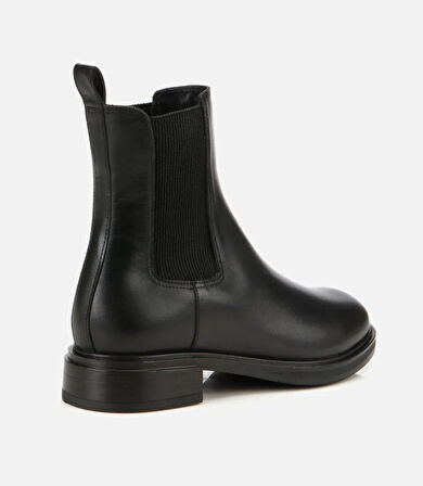 Kadın Deri Siyah Lastik Detaylı Düz Bot