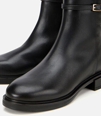 Kadın Deri Siyah Tokalı Düz Bot