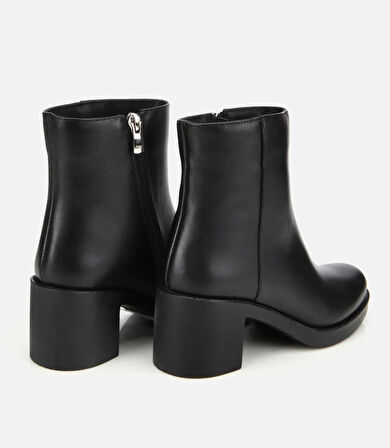 Kadın Deri Siyah Kalın Tabanlı Bilekte Topuklu Bot