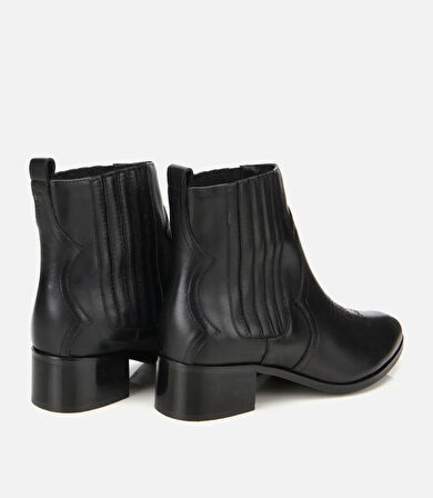 Kadın Deri Siyah İşlemeli Western Düz Bot