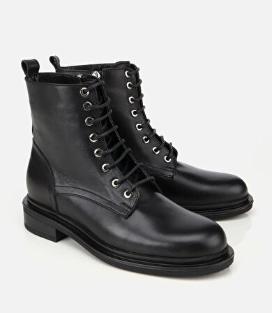 Kadın Deri Siyah Fermuarlı Postal Düz Bot 