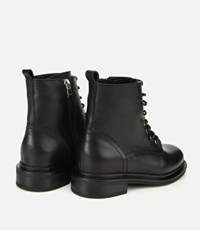 Kadın Deri Siyah Fermuarlı Postal Düz Bot 