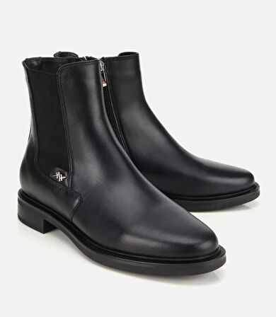 Kadın Deri Siyah Lastik Detaylı Bilekte Düz Bot