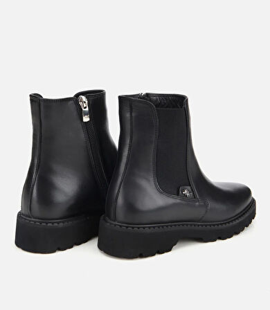 Kadın Deri Siyah Lastik Detaylı Bilekte Düz Bot