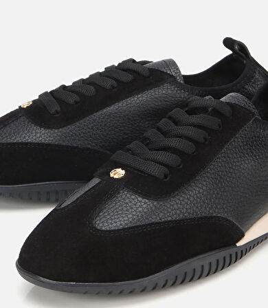 Kadın Deri Siyah Esnek Tabanlı Spor Ayakkabı