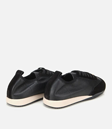 Kadın Deri Siyah Esnek Tabanlı Spor Ayakkabı