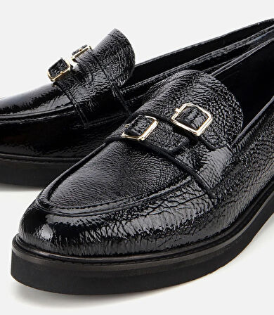 Kadın Rugan Deri Siyah Tokalı Klasik Loafer