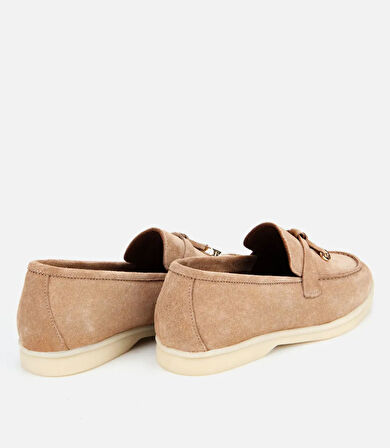 Kadın Süet Deri Bej Gold Aksesuarlı Klasik Loafer