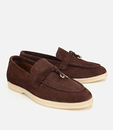 Kadın Süet Deri Kahverengi Gold Aksesuarlı Klasik Loafer