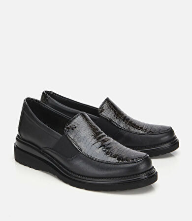 Kadın Deri Siyah Yılan Baskılı Dolgu Topuklu Günlük Loafer