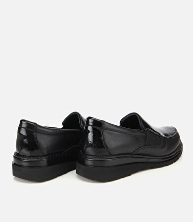 Kadın Deri Siyah Lastik Detaylı Dolgu Topuklu Günlük Loafer