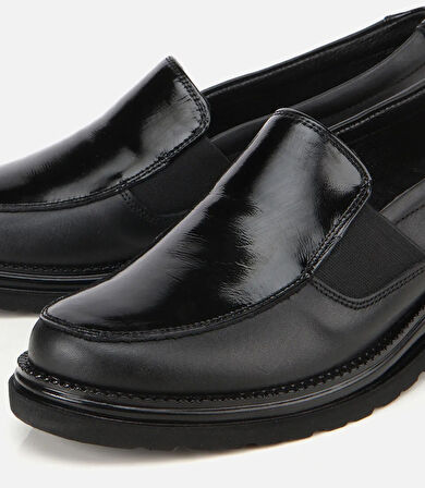 Kadın Deri Siyah Lastik Detaylı Dolgu Topuklu Günlük Loafer