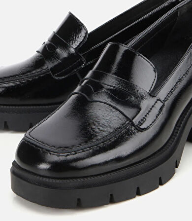 Kadın Rugan Deri Siyah Topuklu Klasik Loafer