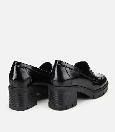 Kadın Rugan Deri Siyah Topuklu Klasik Loafer