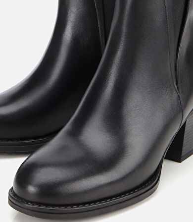 Kadın Deri Siyah Lastik Detaylı Bilekte Topuklu Bot