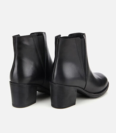 Kadın Deri Siyah Lastik Detaylı Bilekte Topuklu Bot