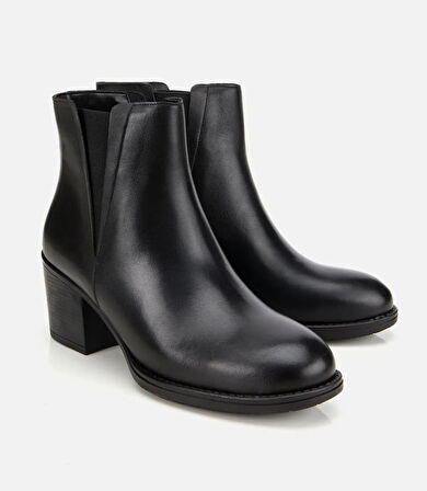 Kadın Deri Siyah Lastik Detaylı Bilekte Topuklu Bot