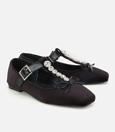 Kadın Siyah Kadife Taşlı Fiyonk Detaylı Babet