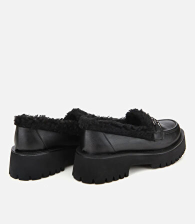 Kadın Siyah Kürklü Tokalı Kalın Tabanlı Günlük Loafer