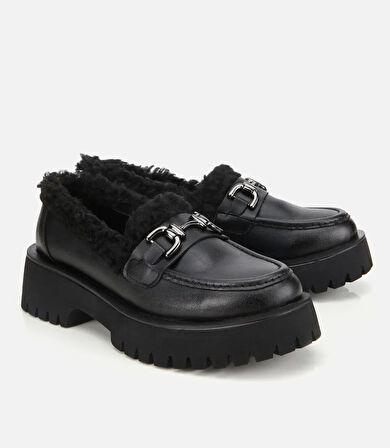 Kadın Siyah Kürklü Tokalı Kalın Tabanlı Günlük Loafer