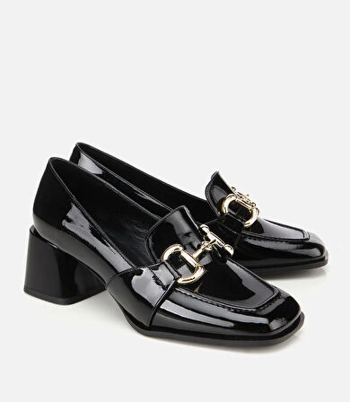 Kadın  Rugan Siyah Tokalı Kare Uçlu Topuklu Klasik Loafer