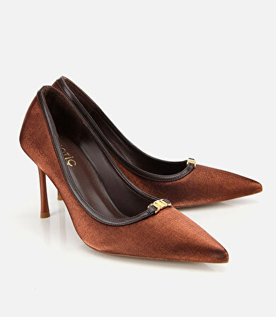 Kadın  Saten Açık Kahverengi Gold Detaylı Yüksek Topuklu Stiletto