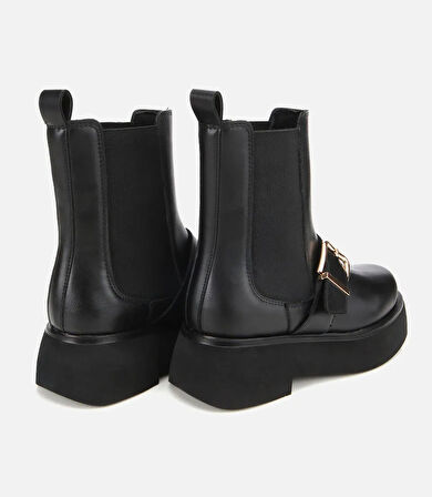 Kadın Siyah Lastik Detaylı Tokalı Kalın Tabanlı Düz Bot