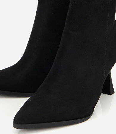 Kadın Süet Siyah Taşlı Tokalı Bilekte Topuklu Bot