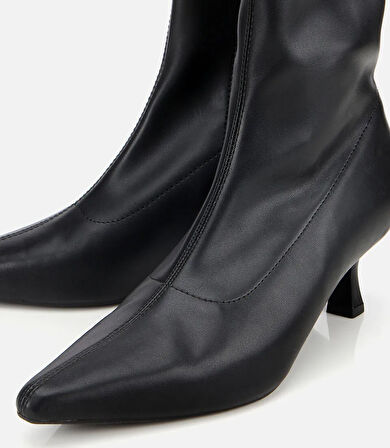 Kadın Siyah Streç Fermuarlı Bilekte Kısa Topuklu Bot