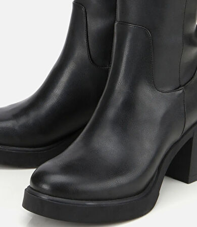 Kadın Siyah Yüksek Topuklu Çizme