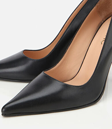 Kadın Deri Siyah Metal Detaylı Yüksek Topuklu Stiletto