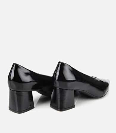 Kadın Rugan Deri Siyah Yumuşak Dokulu Kalın Topuklu Ayakkabı