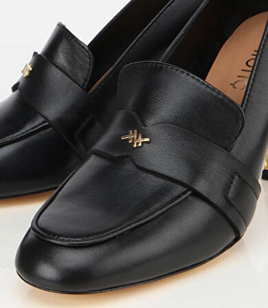 Kadın Deri Siyah Yumuşak Dokulu Gold Detaylı Topuklu Stiletto