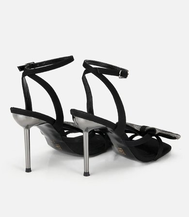 Kadın Siyah Taşlı Fiyonk Detaylı İnce Topuklu Stiletto