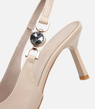Kadın Bej Sivri Burunlu Taş Aksesuarlı İnce Topuklu Arkası Açık Stiletto