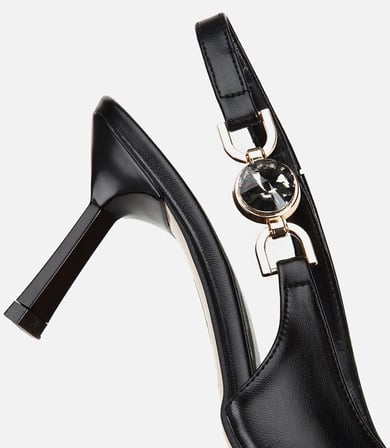 Kadın Siyah Sivri Burunlu Taş Aksesuarlı İnce Topuklu Arkası Açık Stiletto