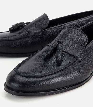 Erkek Deri Siyah Yumuşak Dokulu Püskül Detaylı Klasik Loafer