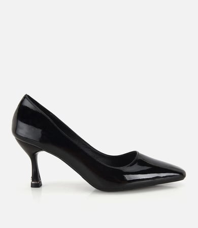 Kadın Rugan Siyah Taş Detaylı İnce Topuklu Stiletto