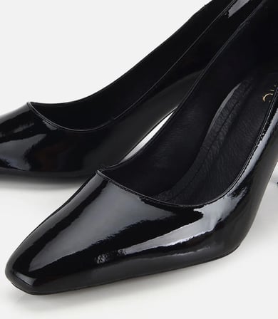 Kadın Rugan Siyah Taş Detaylı İnce Topuklu Stiletto
