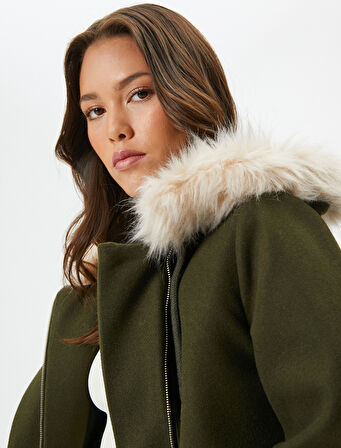 Kapüşonlu Kaban Suni Kürk Detaylı Beli Bağcıklı Cepli