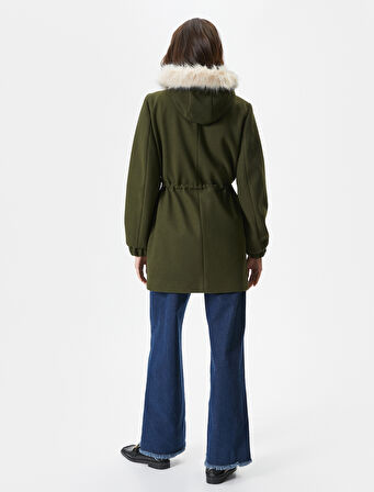 Kapüşonlu Kaban Suni Kürk Detaylı Beli Bağcıklı Cepli