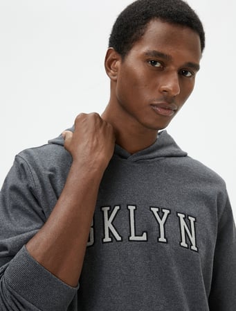 Kapşonlu Kolej Sweat Slogan İşlemeli Uzun Kollu
